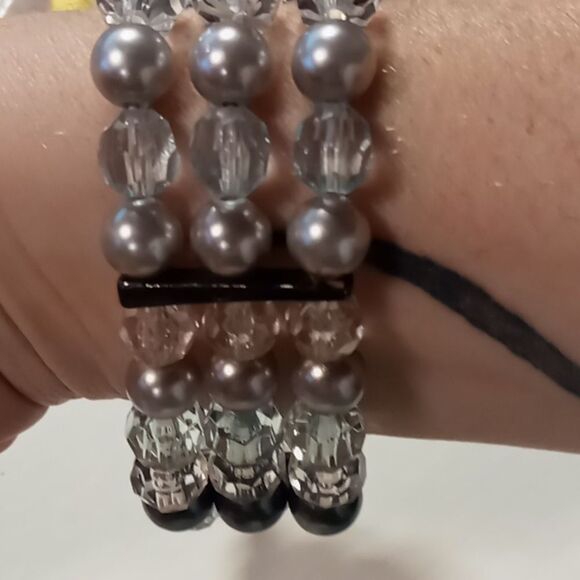 Stretchy bead bracelet. Pretty big - Picture 2 of 2